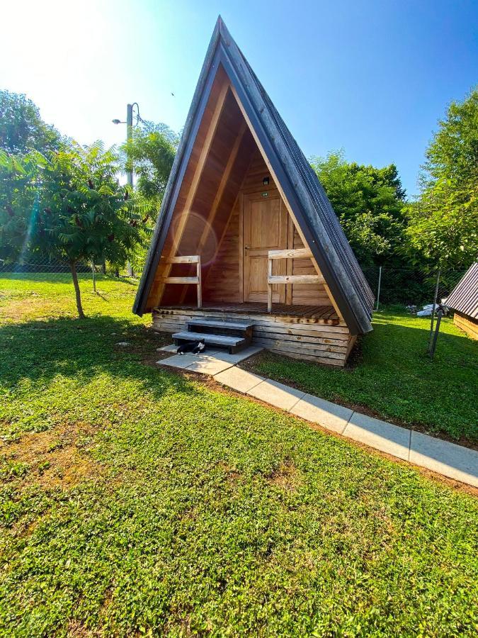 Rooms & Glamping Lana Haus Licko Petrovo Selo ภายนอก รูปภาพ