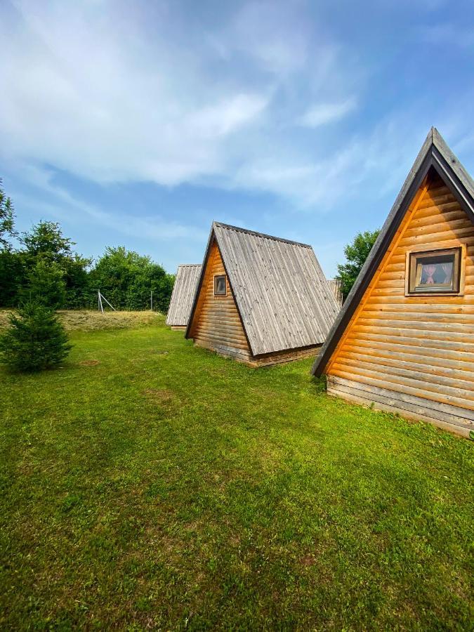 Rooms & Glamping Lana Haus Licko Petrovo Selo ภายนอก รูปภาพ