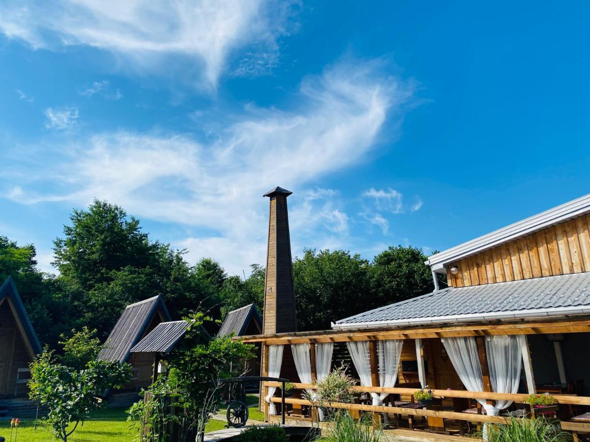 Rooms & Glamping Lana Haus Licko Petrovo Selo ภายนอก รูปภาพ