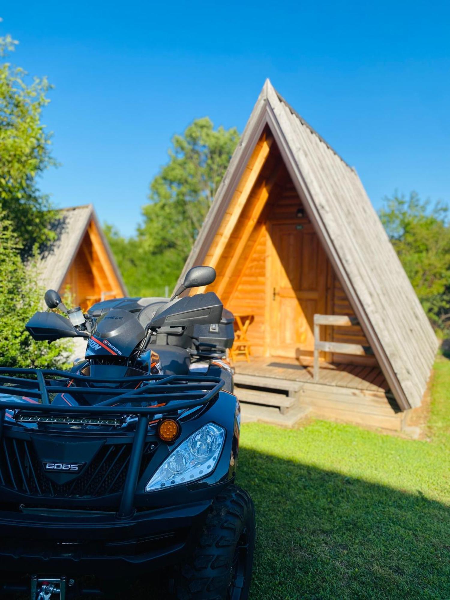 Rooms & Glamping Lana Haus Licko Petrovo Selo ภายนอก รูปภาพ