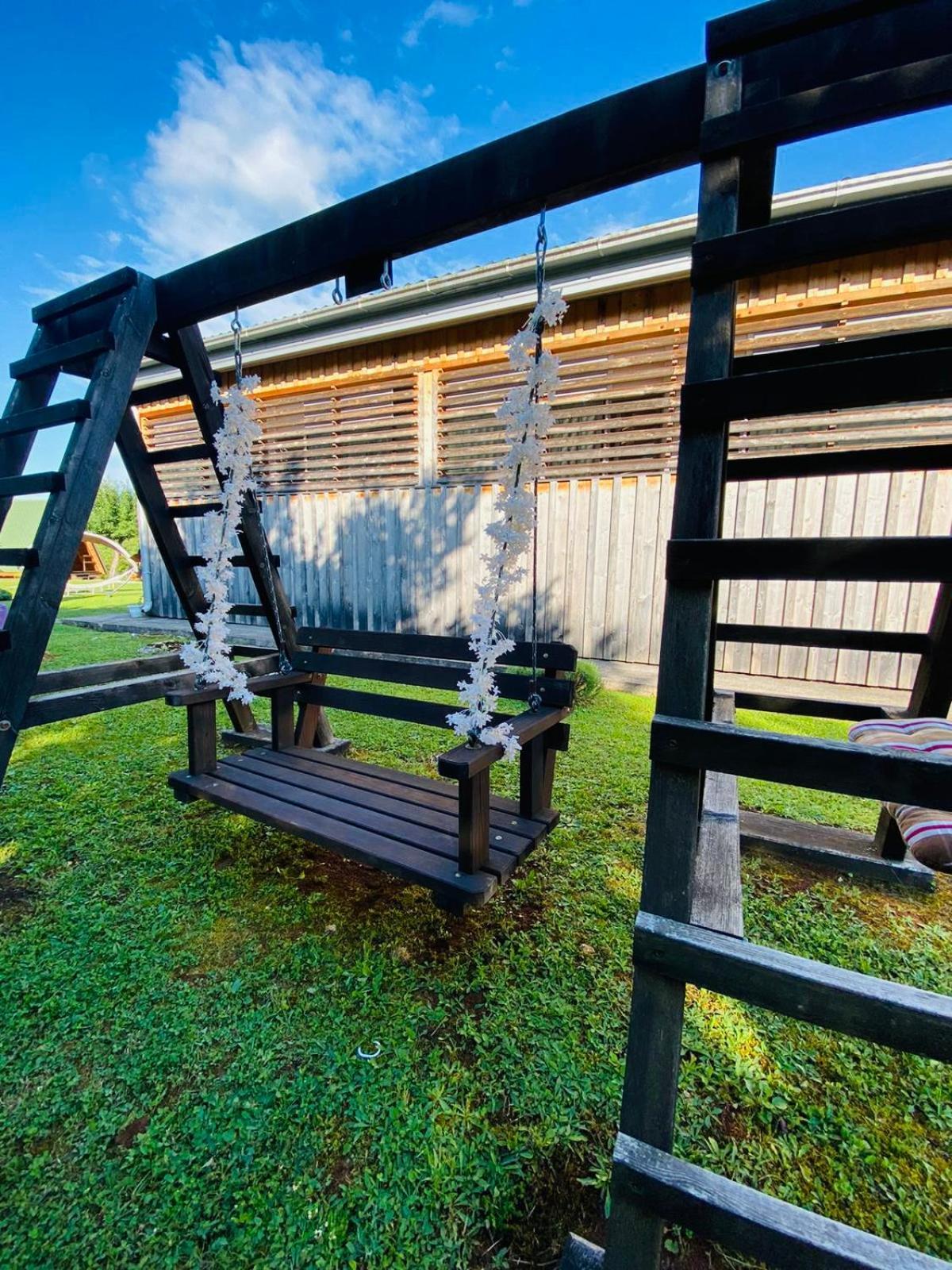 Rooms & Glamping Lana Haus Licko Petrovo Selo ภายนอก รูปภาพ