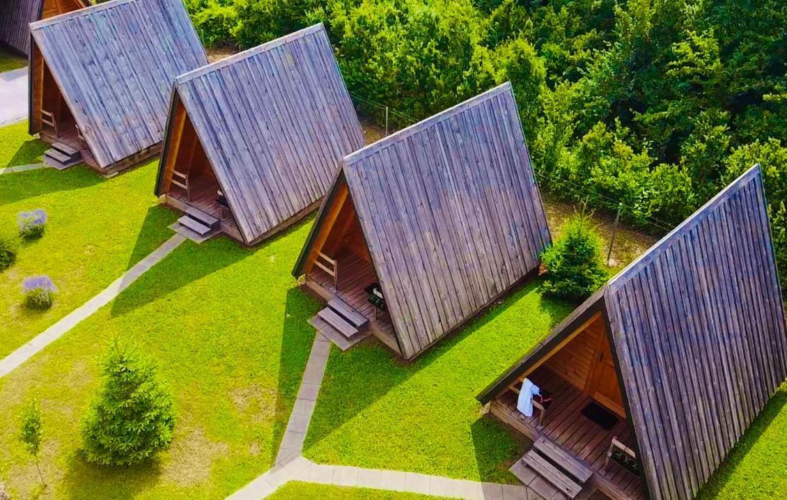 Rooms & Glamping Lana Haus Licko Petrovo Selo ภายนอก รูปภาพ
