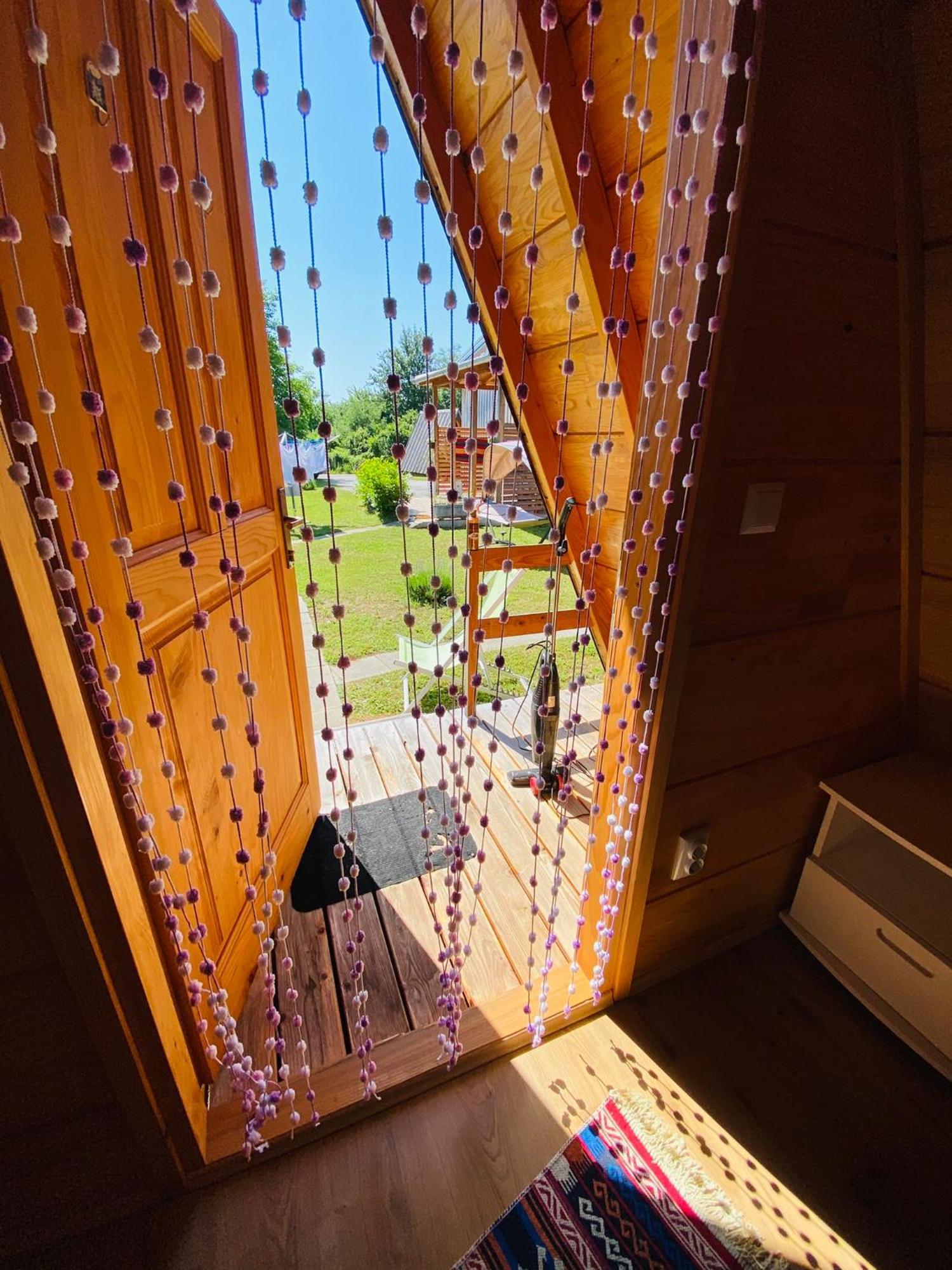 Rooms & Glamping Lana Haus Licko Petrovo Selo ภายนอก รูปภาพ
