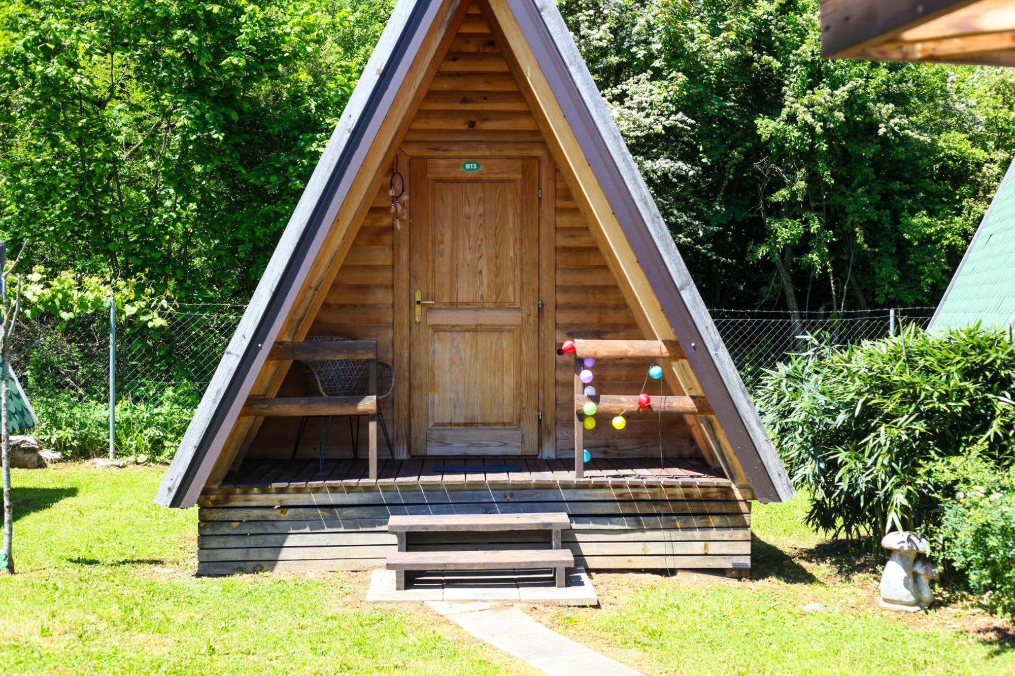 Rooms & Glamping Lana Haus Licko Petrovo Selo ภายนอก รูปภาพ