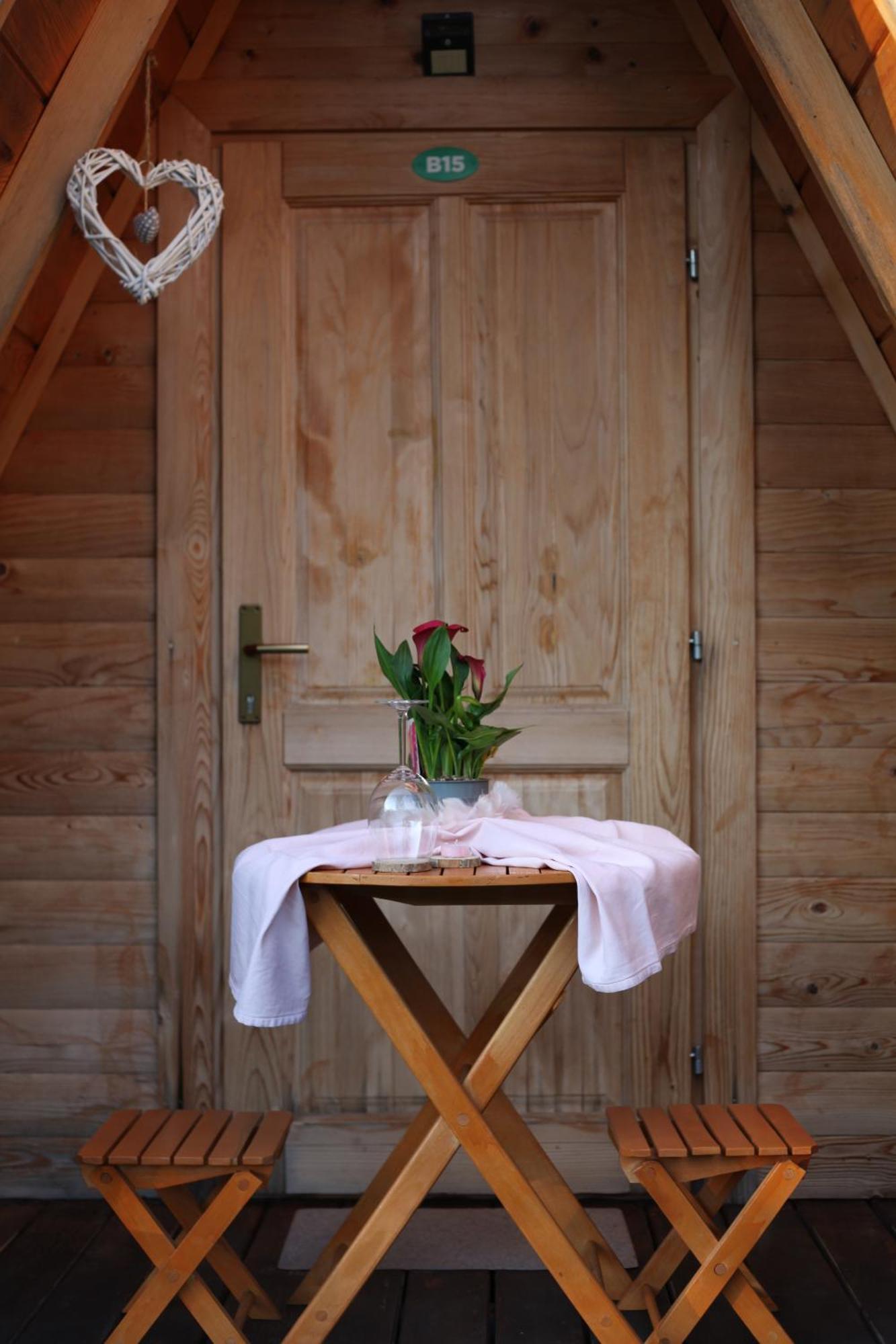 Rooms & Glamping Lana Haus Licko Petrovo Selo ภายนอก รูปภาพ