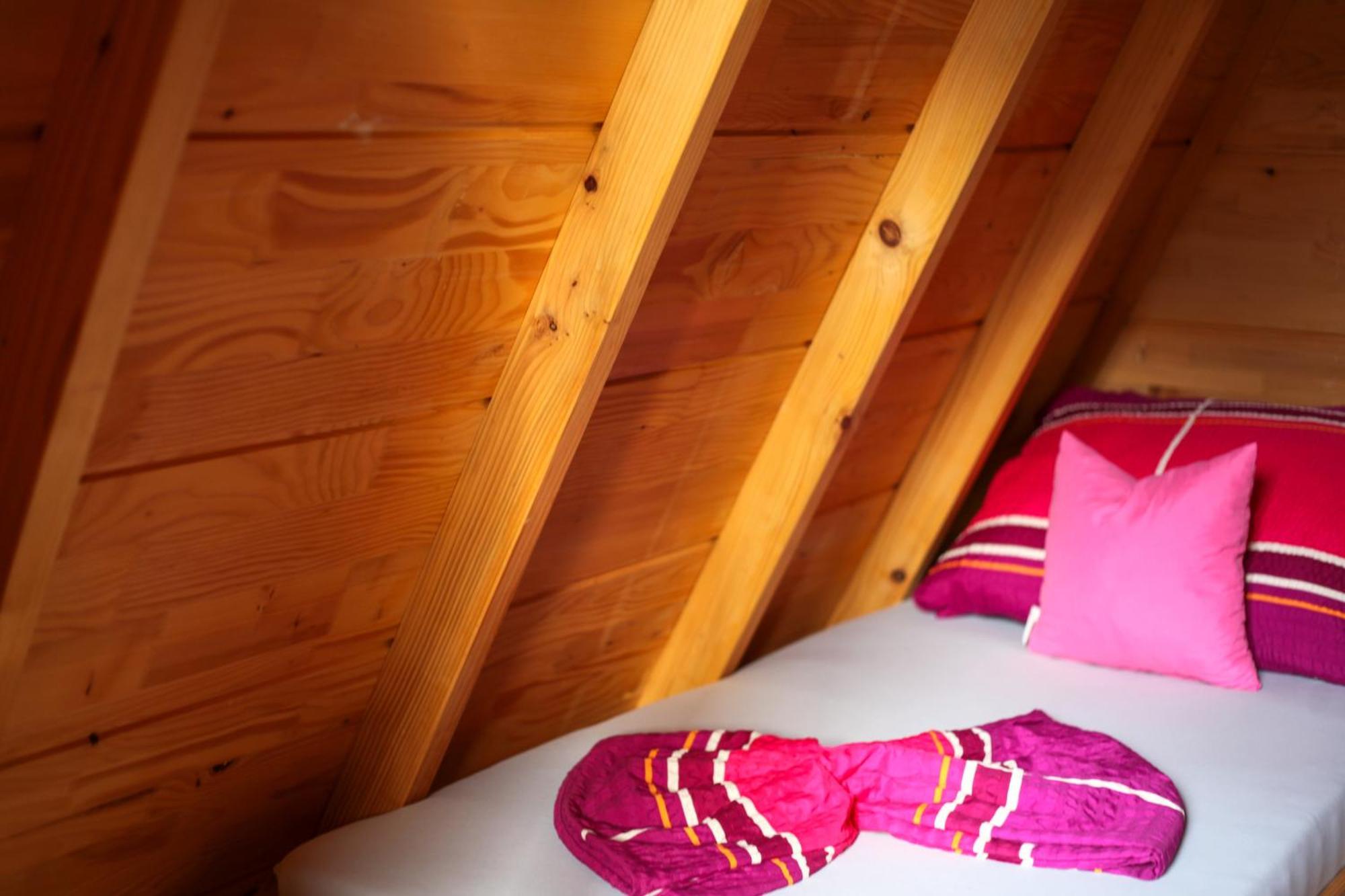 Rooms & Glamping Lana Haus Licko Petrovo Selo ภายนอก รูปภาพ